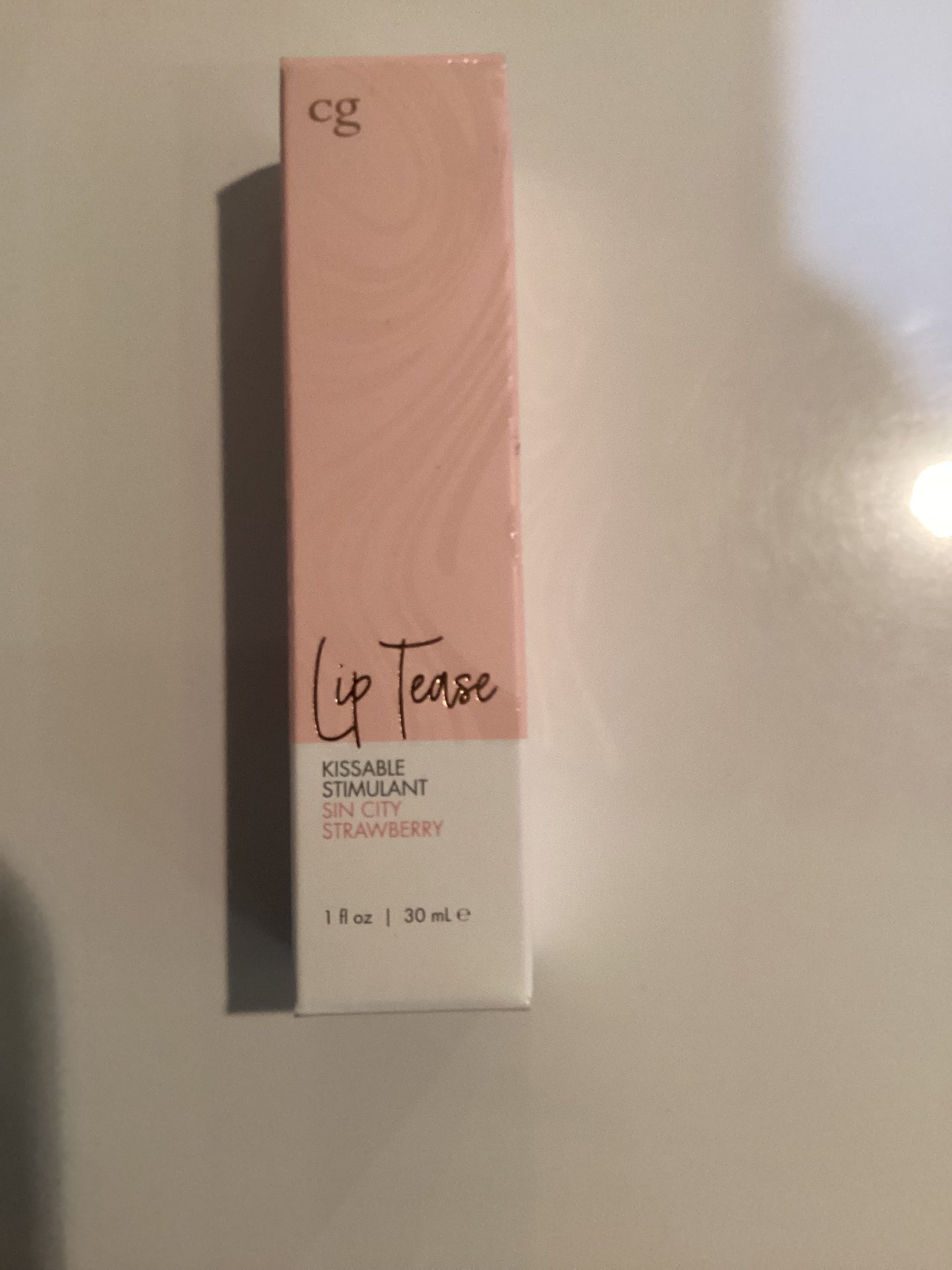 Lip tease kissable stimulant sin city strawberry