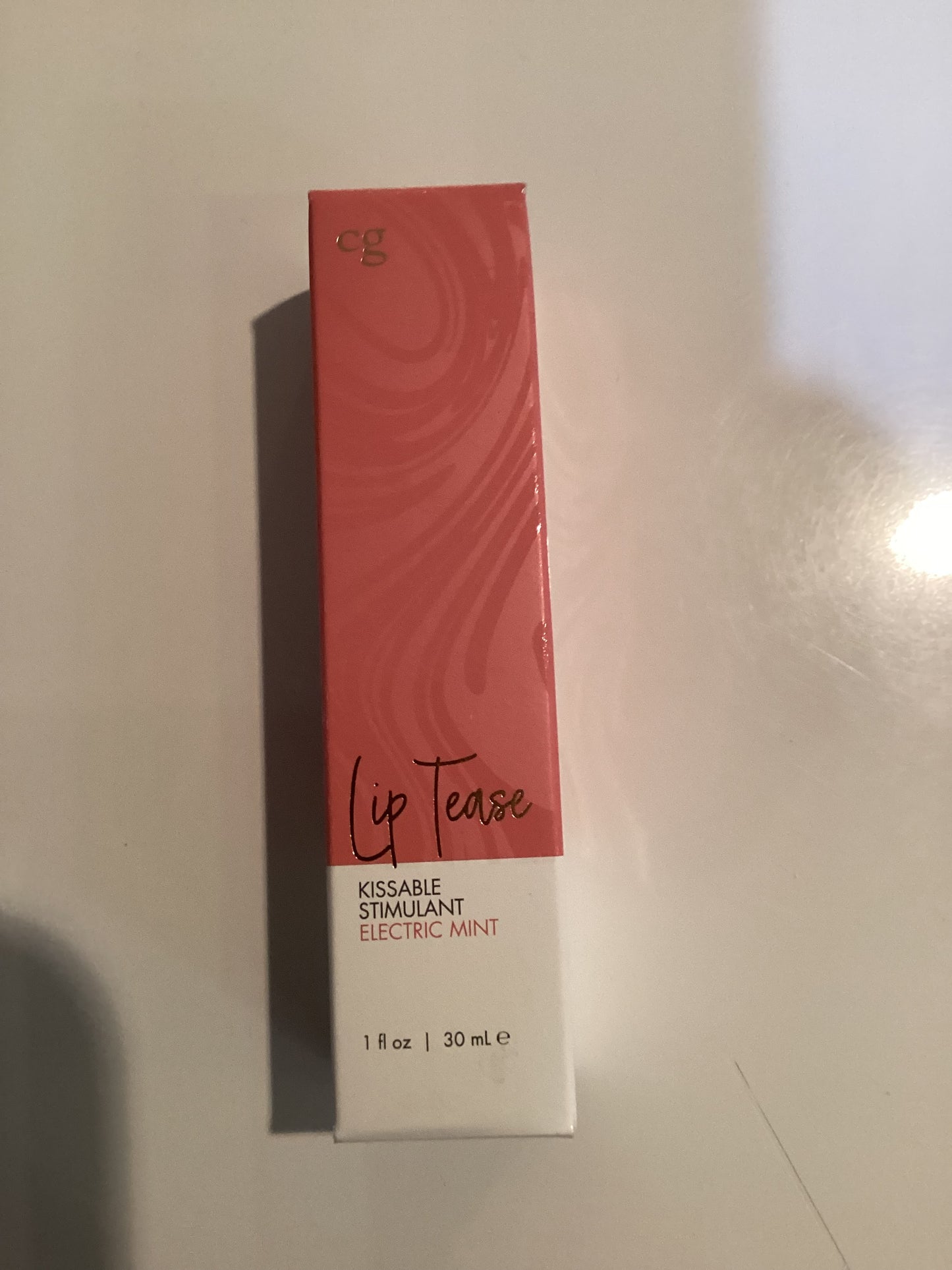 Lip tease kissable stimulant electric mint